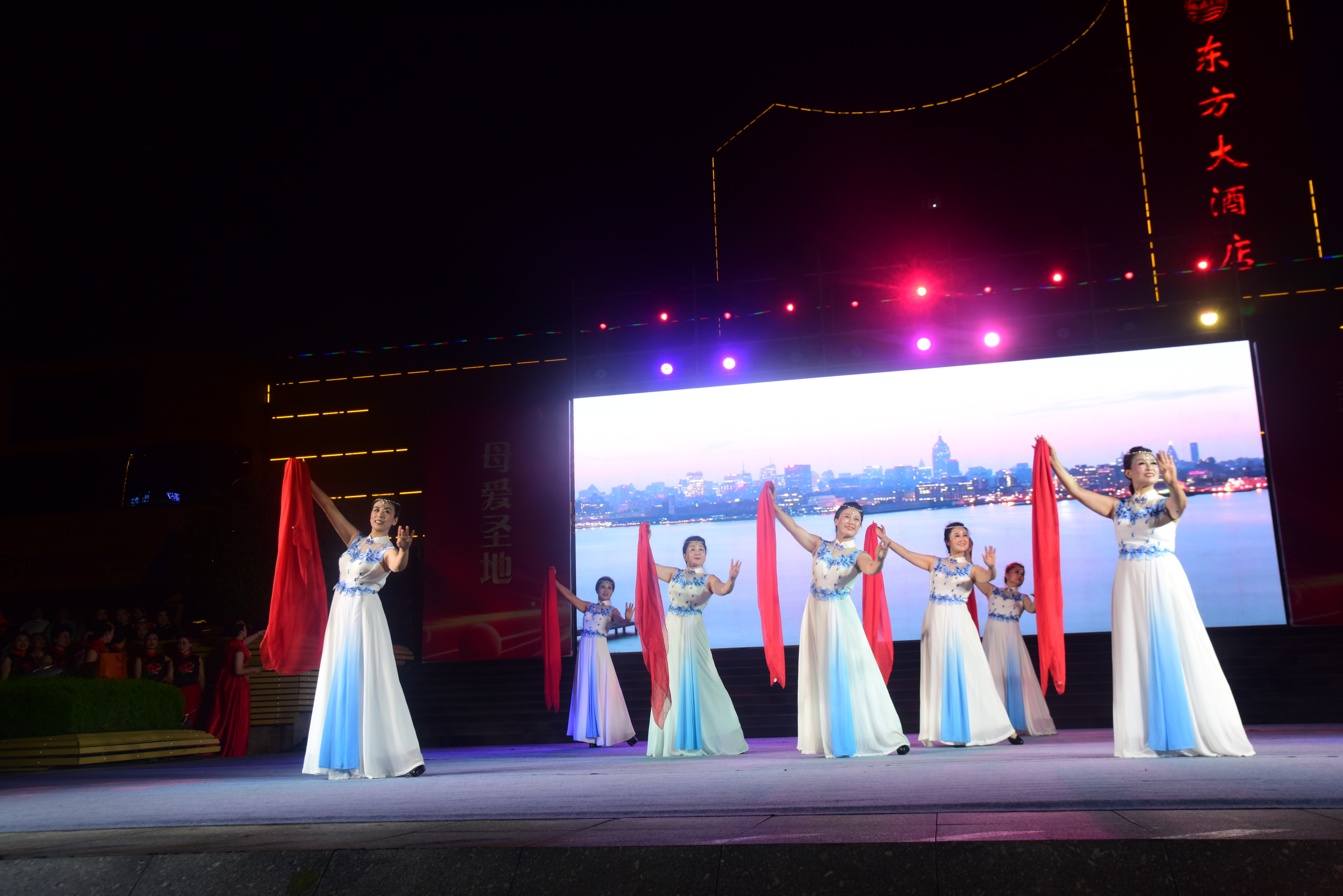 2025年乳山市消夏文化展演活动拉开序幕