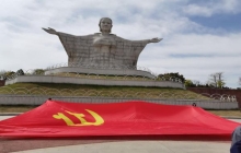 庆祝中国共产党成立100周年唱响《青春》快闪活动