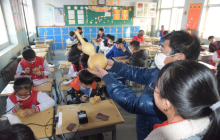 乳山市文化馆：葫芦烙画进校园